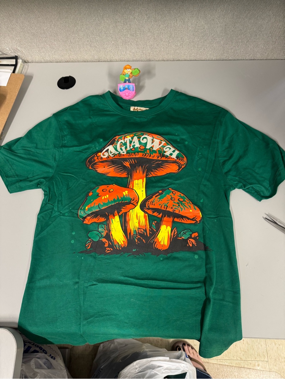 AGTAWH Green Mushroom Graphic Tee - Sz S Unisex Tshirt